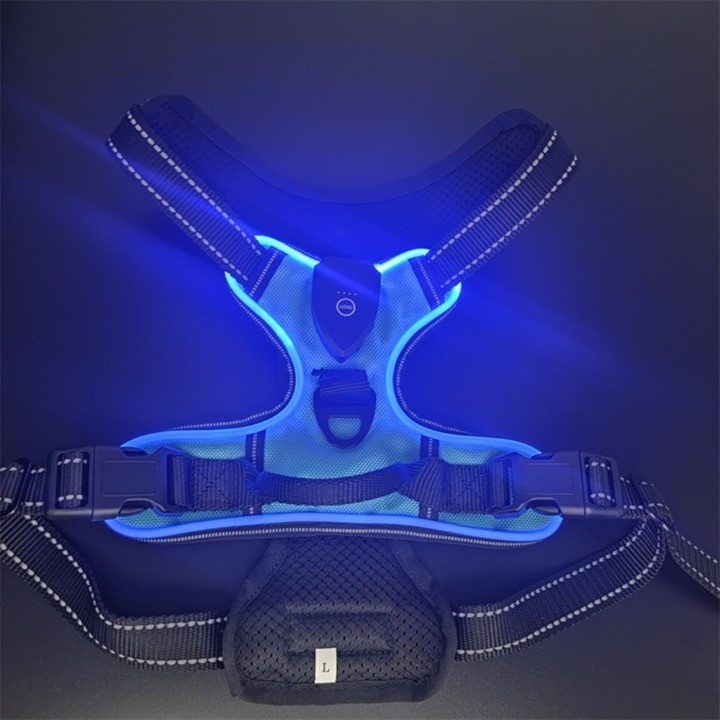 NightGuard™ – Pettorina LED Ricaricabile ad Alta Visibilità per Cani e Gatti
